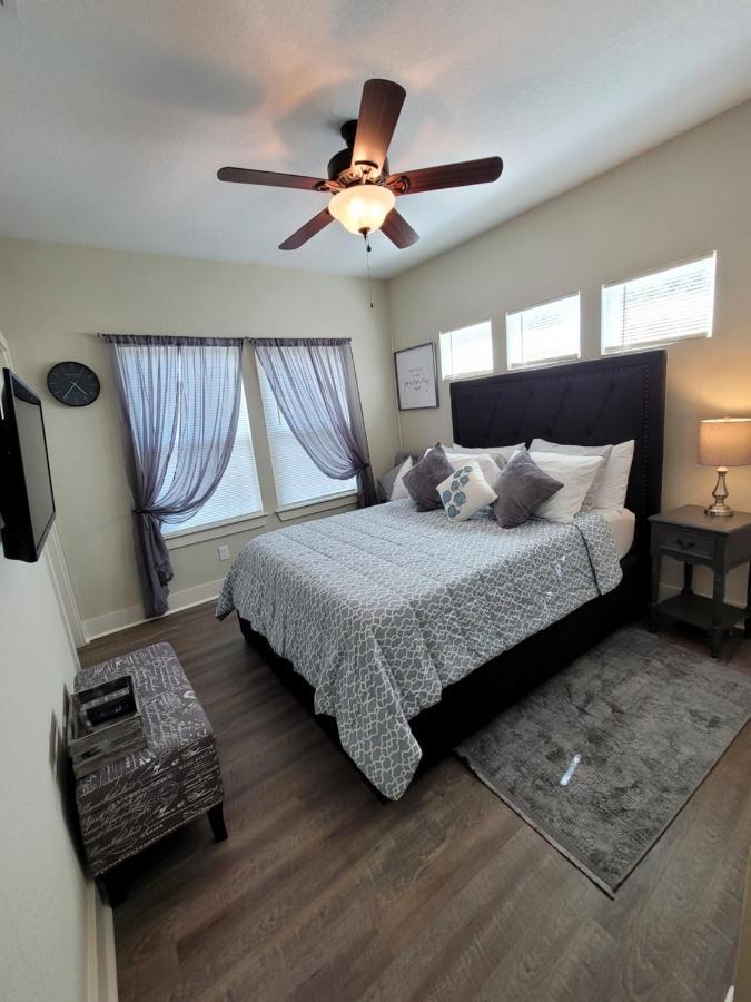 Spacious Townhouse Minutes From Downtown Sa. San Antonio Exterior photo