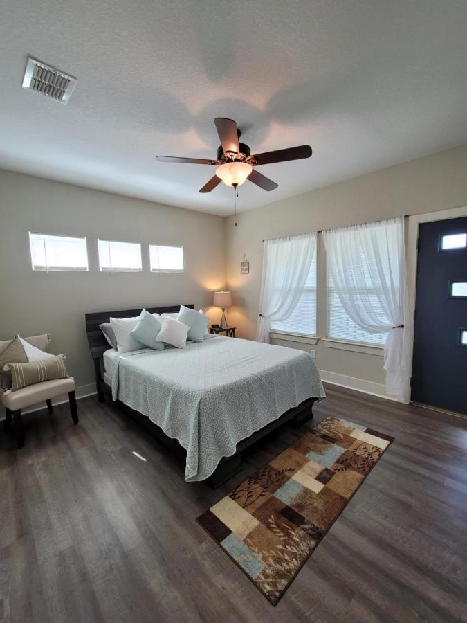 Spacious Townhouse Minutes From Downtown Sa. San Antonio Exterior photo